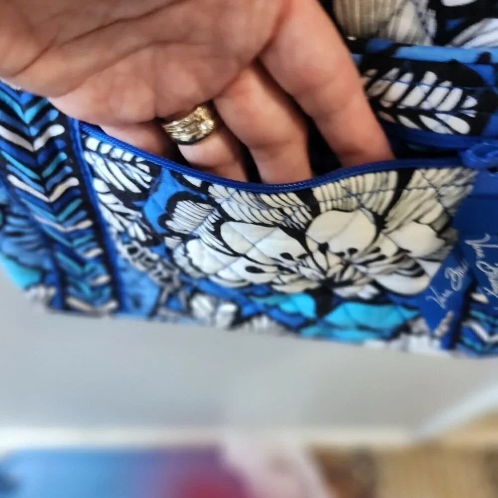 476. Vera Bradley Blue Floral Cross Body Bag - Picture 3 of 8